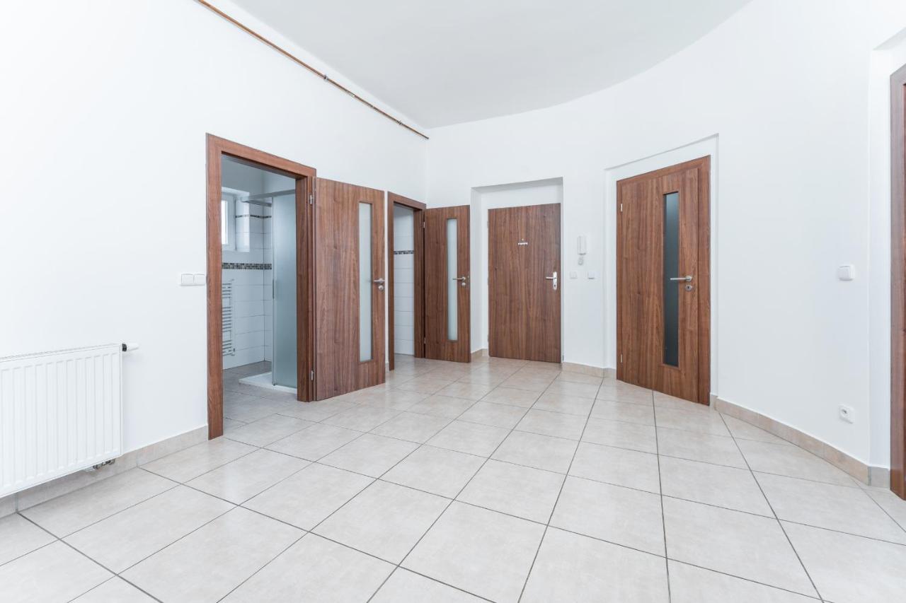 Riegrovo Namesti Apartment *